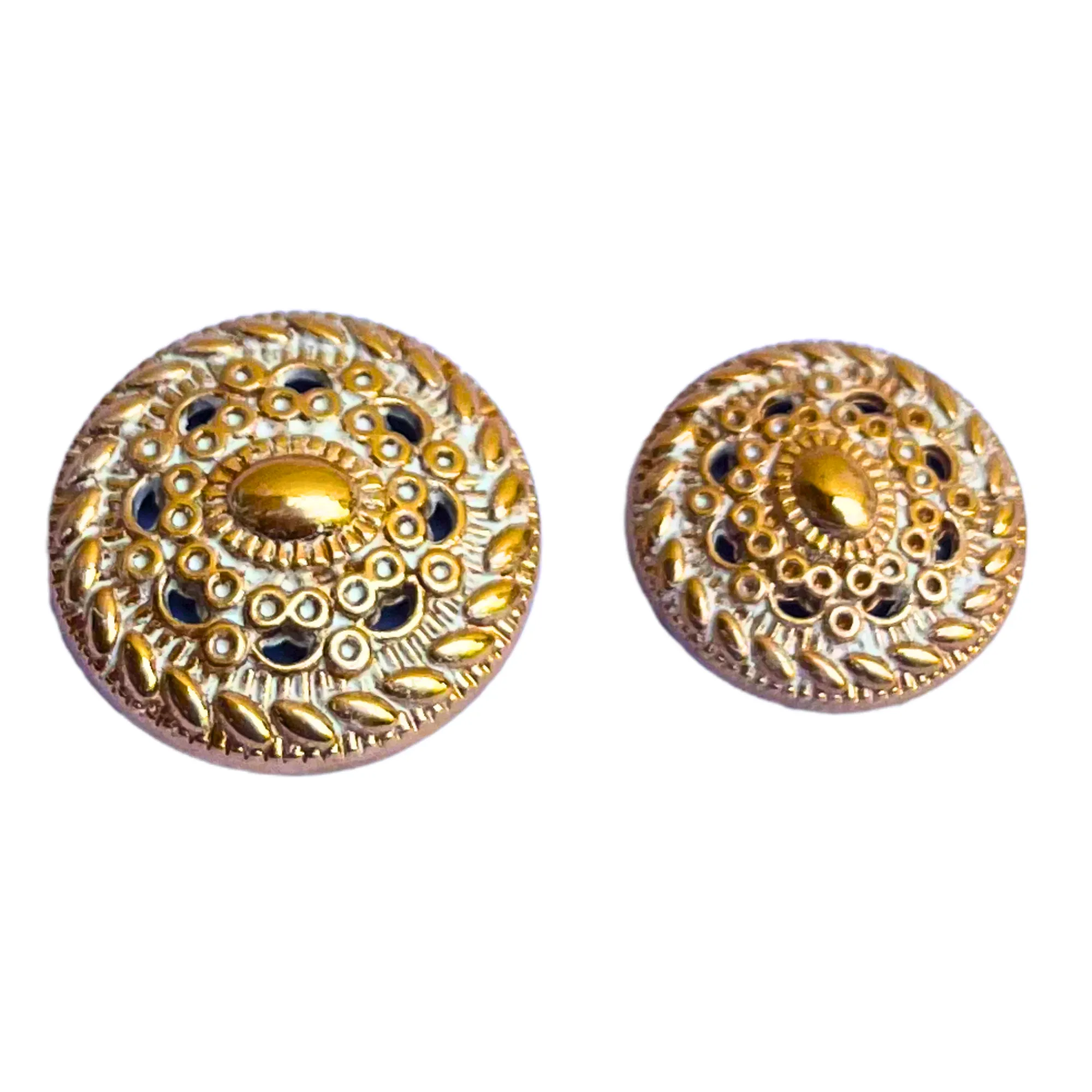 Golden White Color Round Desginer 1 Hole Metal Buttons