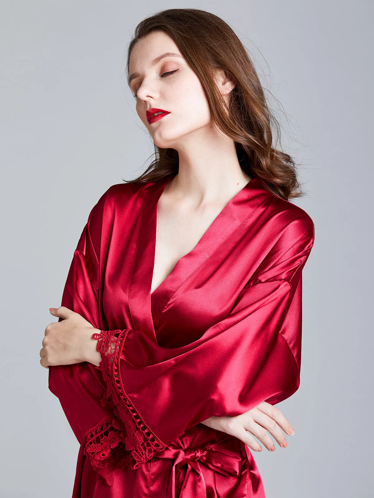 Knee-length V Neck Charmeuse Robes with Floral Lace Edge