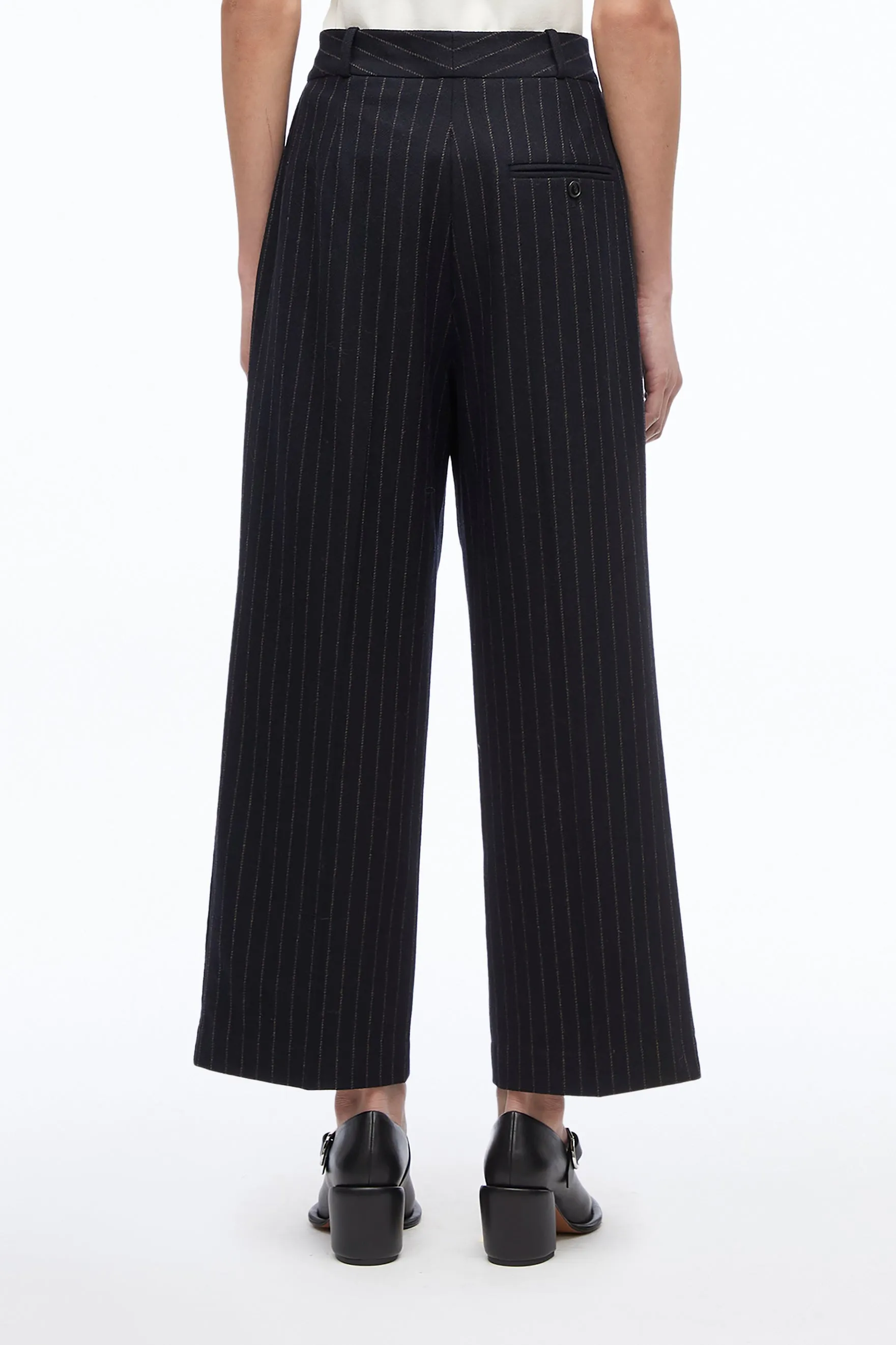 Pleated Cropped Pant