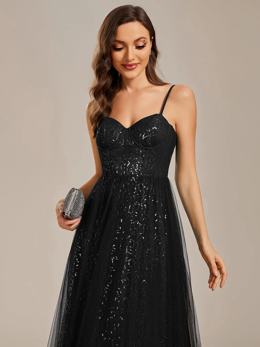 Robe de soirée trapèze à paillettes bretelles spaghetti sans manches avec couverture en tulle