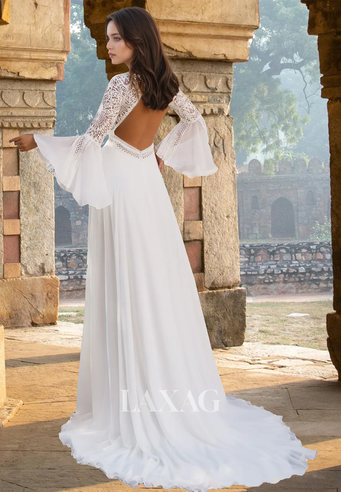 Scoop-Neck Long-Sleeves Chiffon Bride Gowns Lace Applique Pleated A-Line Wedding Dress with Train