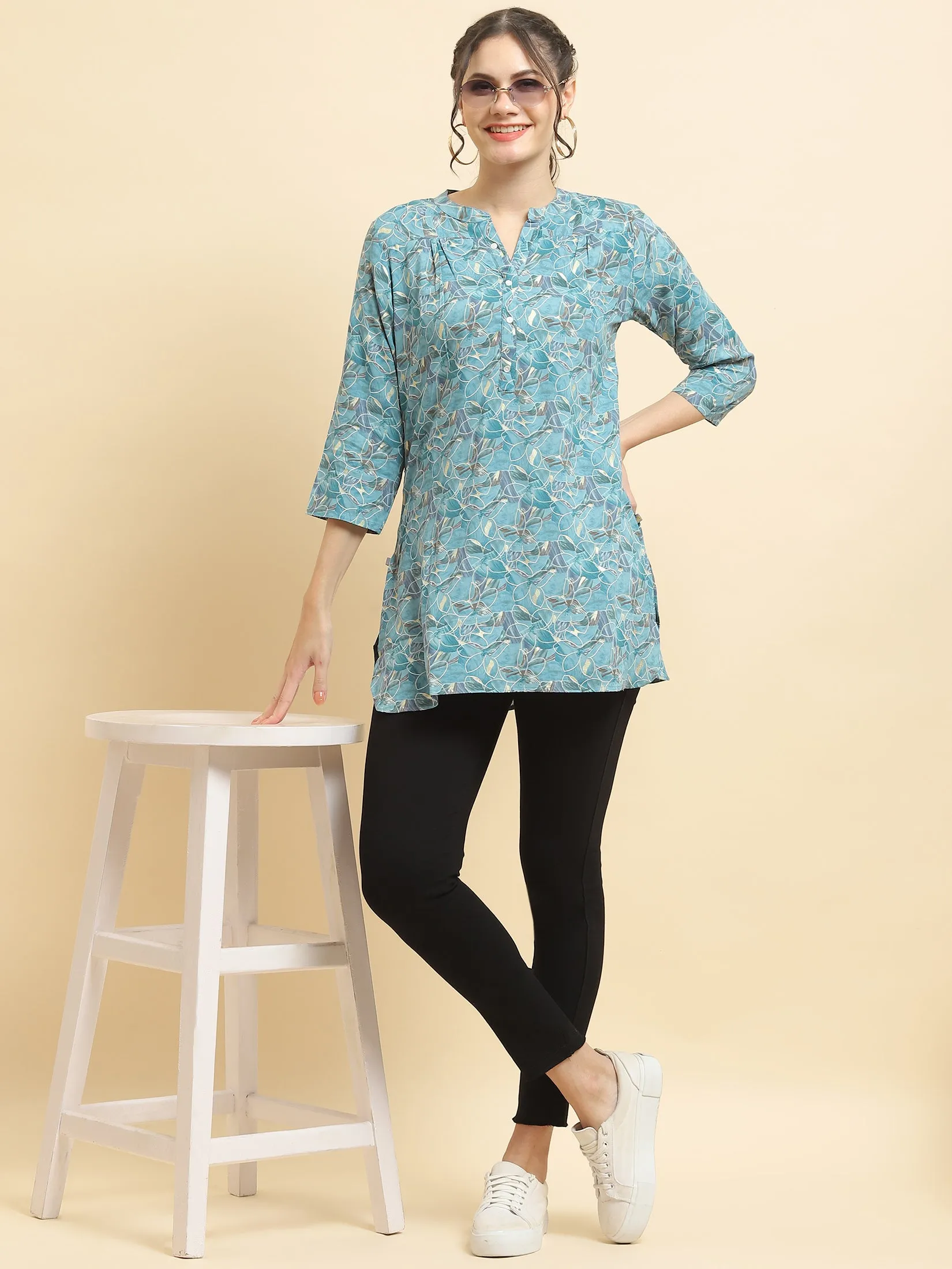 Women Liva Rayon Blue Floral Print Tunic